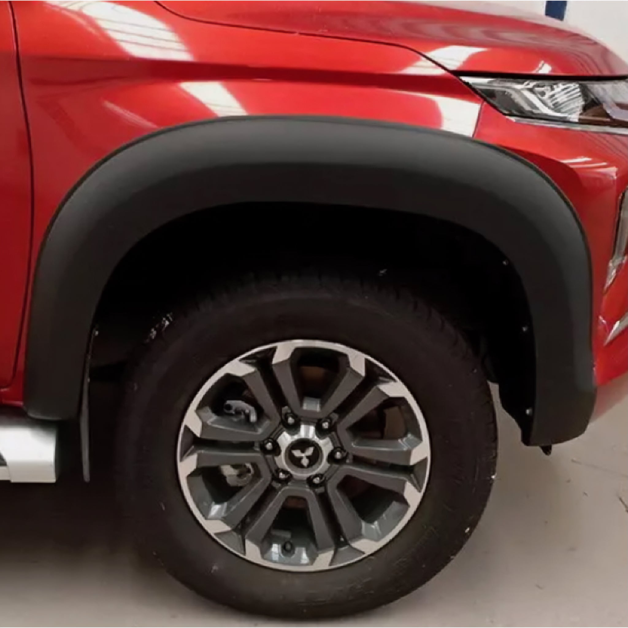 Fender Flare Mitsubishi Triton 2019-2023 Smooth Style Matte Black